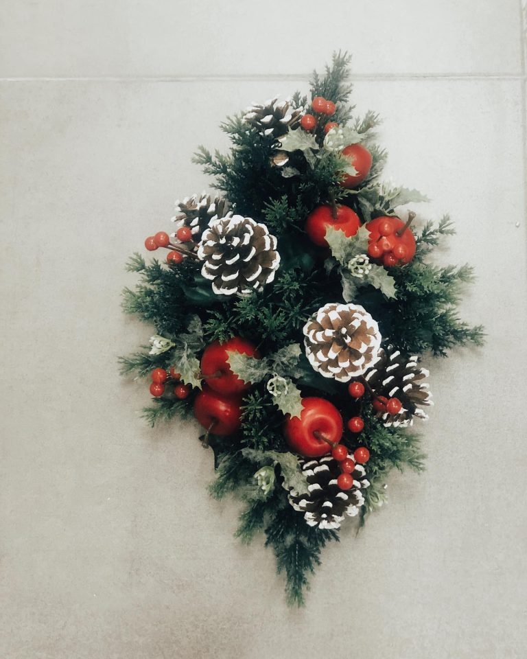 Instagram-Artículo de Navidad 🎄 ❄️ para más información entra en nuestra página web www.zaraplant.com zaraplant flores plantas artificiales