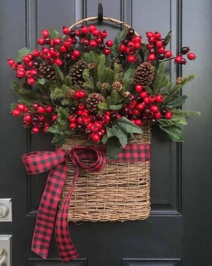 Instagram-¡Aporta un toque navideño en cestas de mimbre! zaraplant flores plantas artificiales