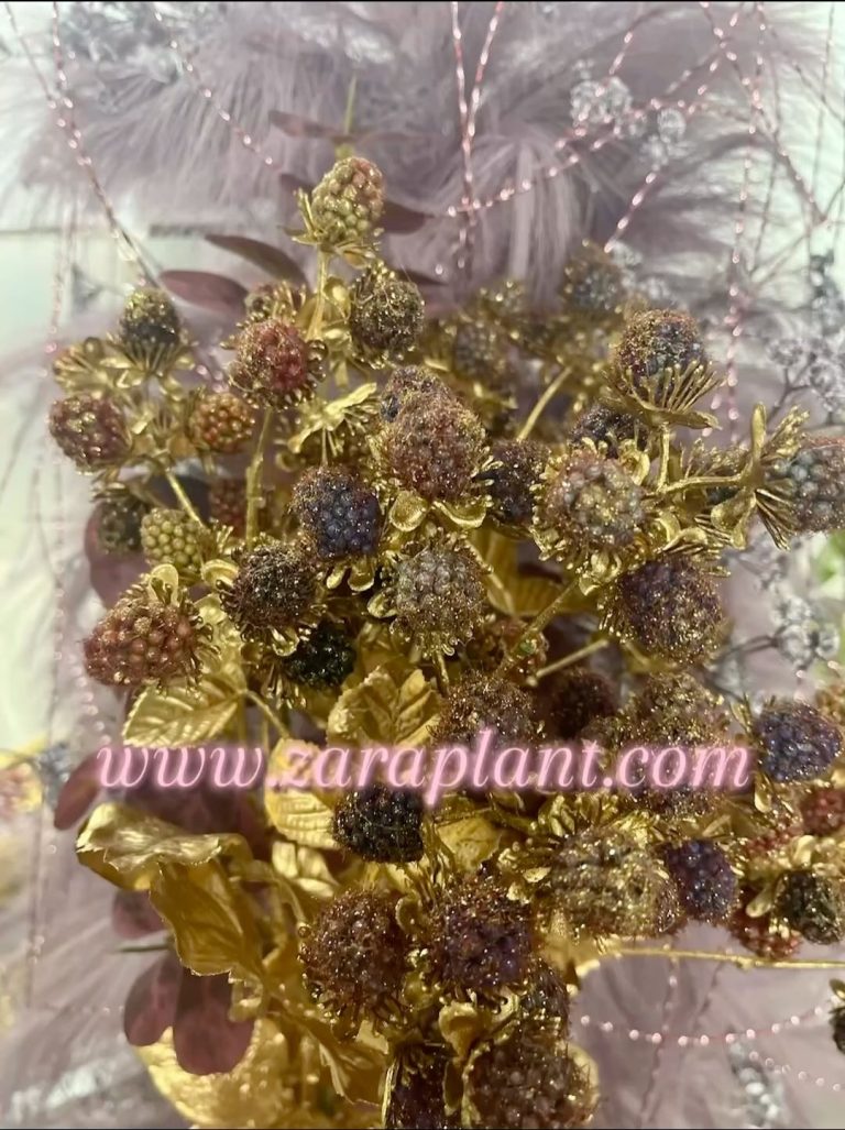 Instagram-🎄✨ ¡Ya está aquí la magia de la Navidad! ✨🎄 zaraplant flores plantas artificiales